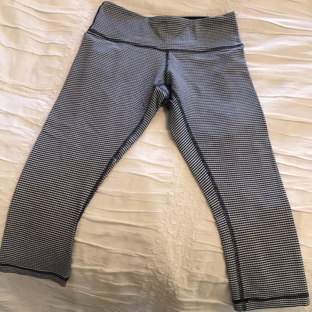 FINAL PRICE! Lululemon Wunder Under Crop Legging